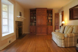 602 Meadowridge Rd Living Room